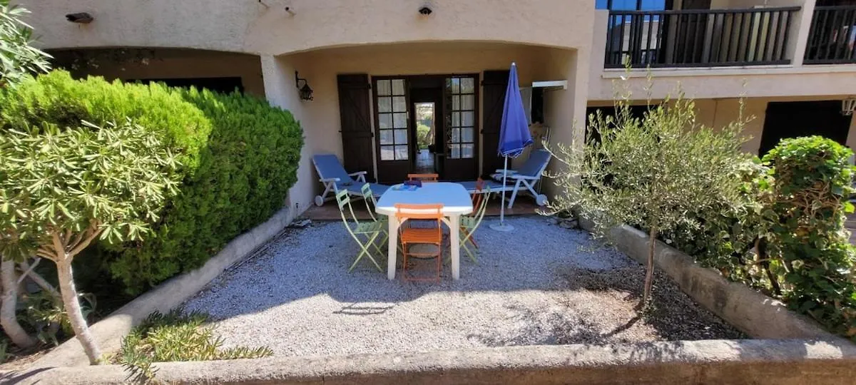 Apartment Proche Mer Yourhostehelper Saint-Raphael  France